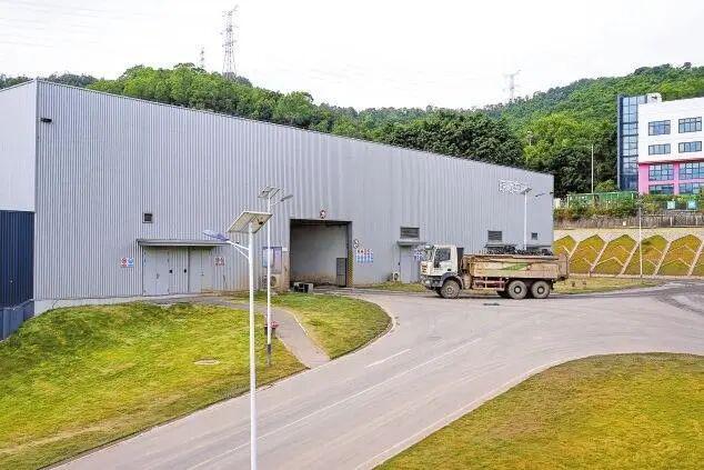 根拔起！你以为的“负资产”被盘活了！瓦力棋牌深圳110米高“垃圾山”连(图7)